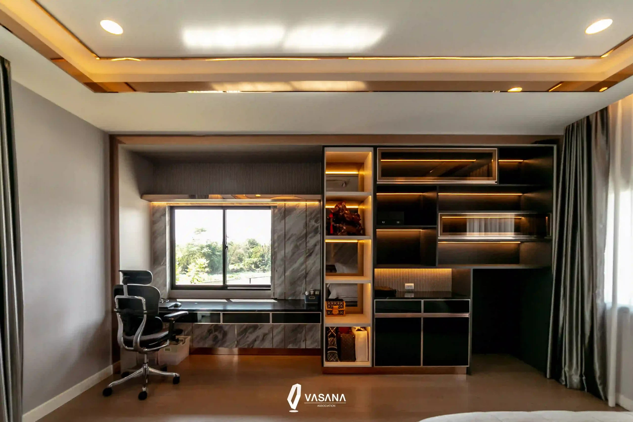ตกแต่งห้องทำงานที่บ้านด้วยเฟอร์นิเจอร์โทนไม้หรูหรา