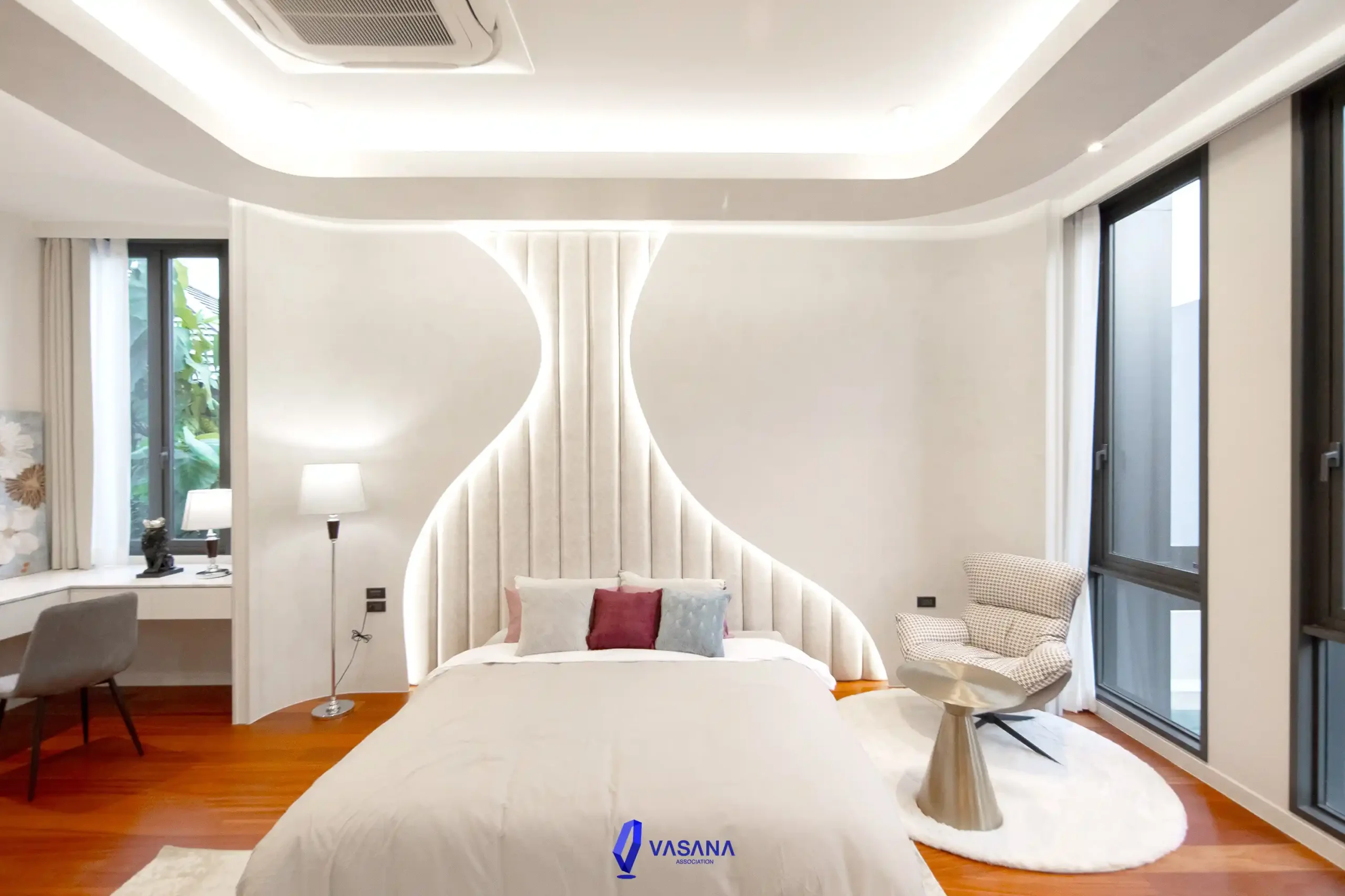 บิวท์อินไฟหัวเตียงห้องนอน พร้อมไฟ LED ซ่อน เพิ่มบรรยากาศอบอุ่นในการตกแต่งภายในห้องนอน